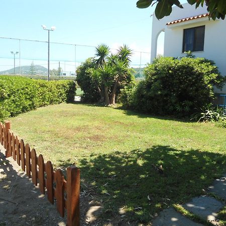 Evi Apartments And Studios Theológos Dış mekan fotoğraf