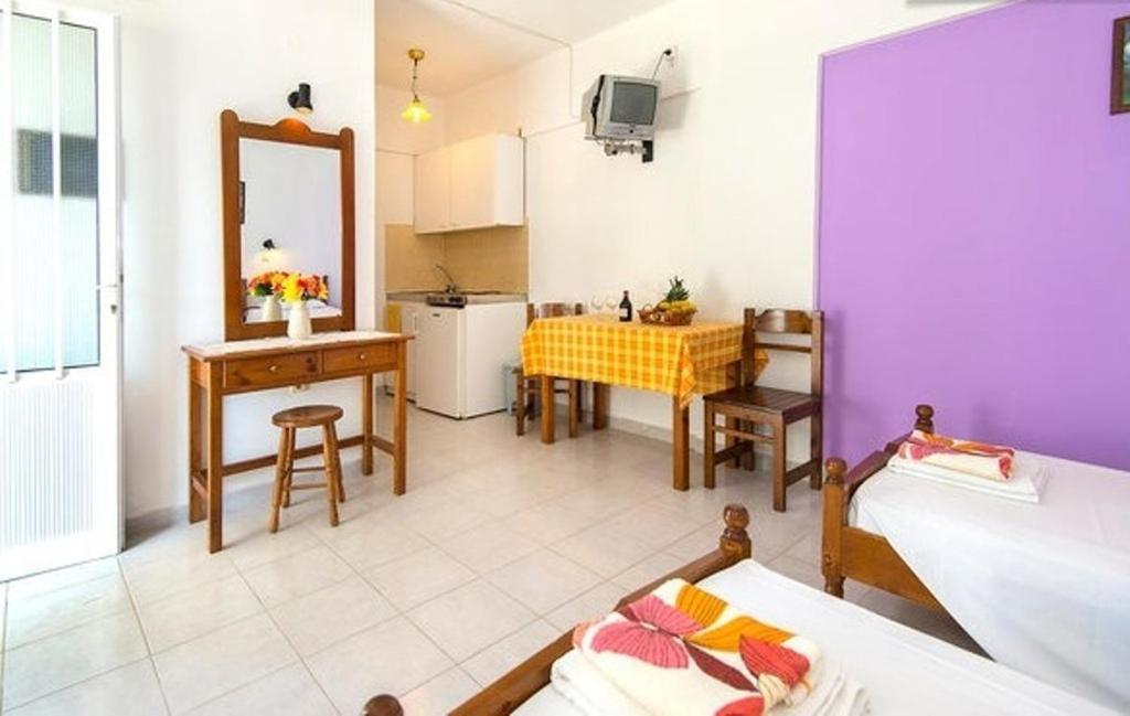 Evi Apartments And Studios Theológos Oda fotoğraf