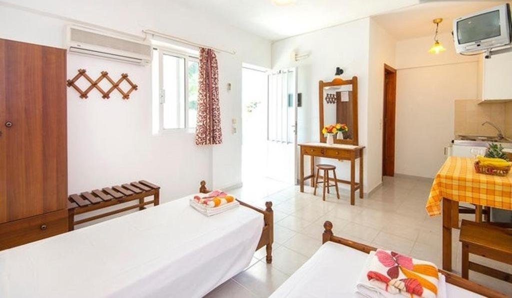 Evi Apartments And Studios Theológos Dış mekan fotoğraf